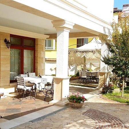 Hotel Green Garden Shumen Exterior foto